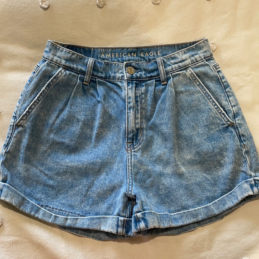 American Eagle mom shorts